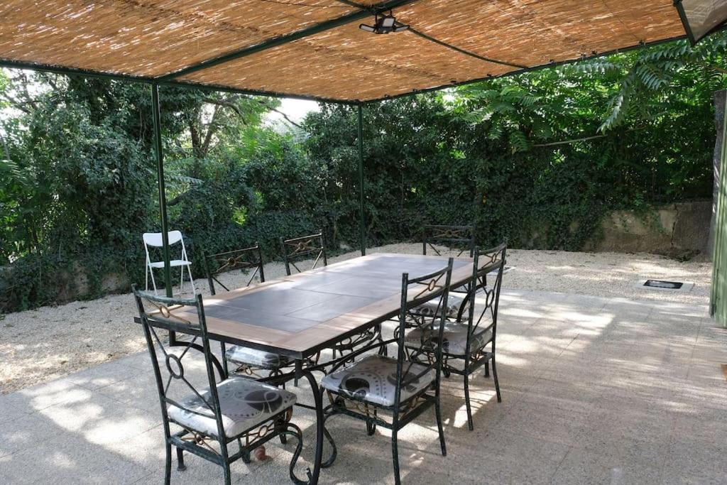 Maison Confortable A Ansouis Dans Le Luberon Экстерьер фото